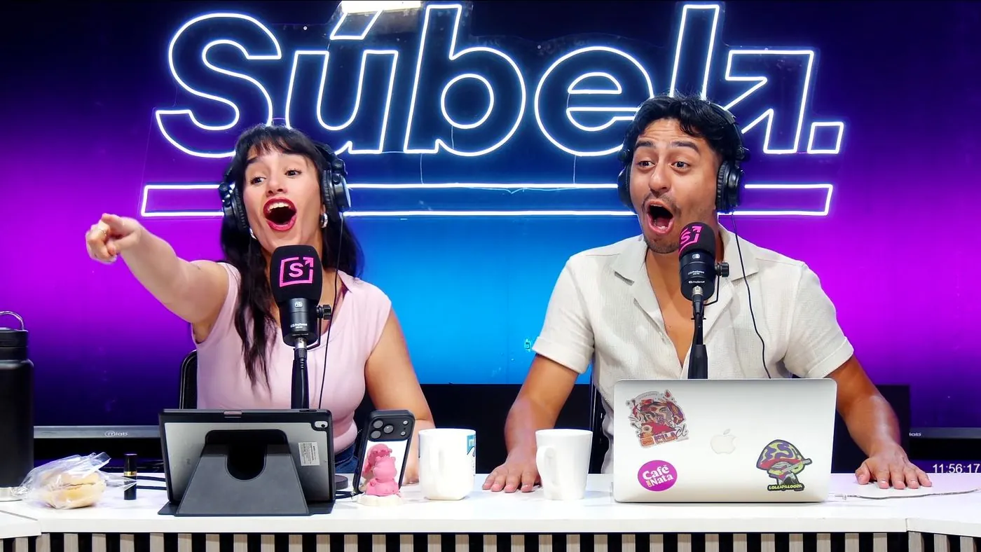 Claudia Cayo y Joche Vera San Román en el estudio de Súbela